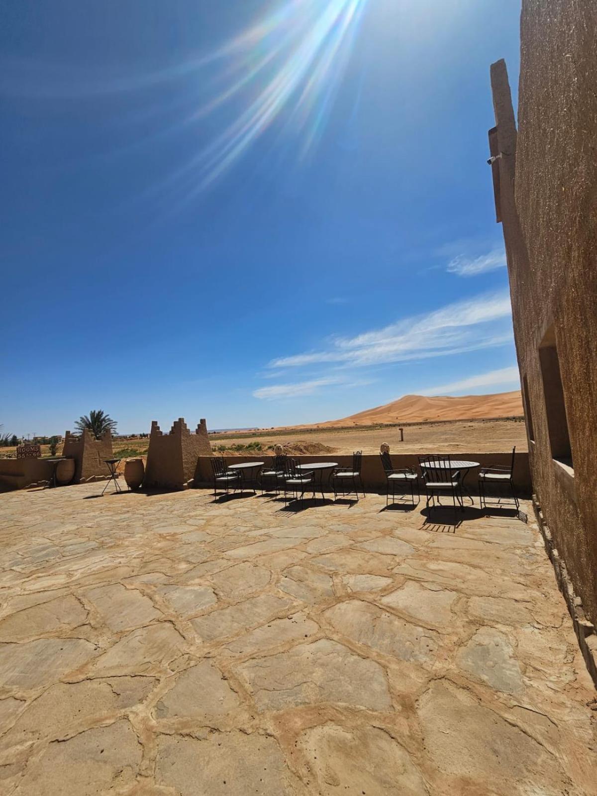 Terrasse ouverte face aux dunes