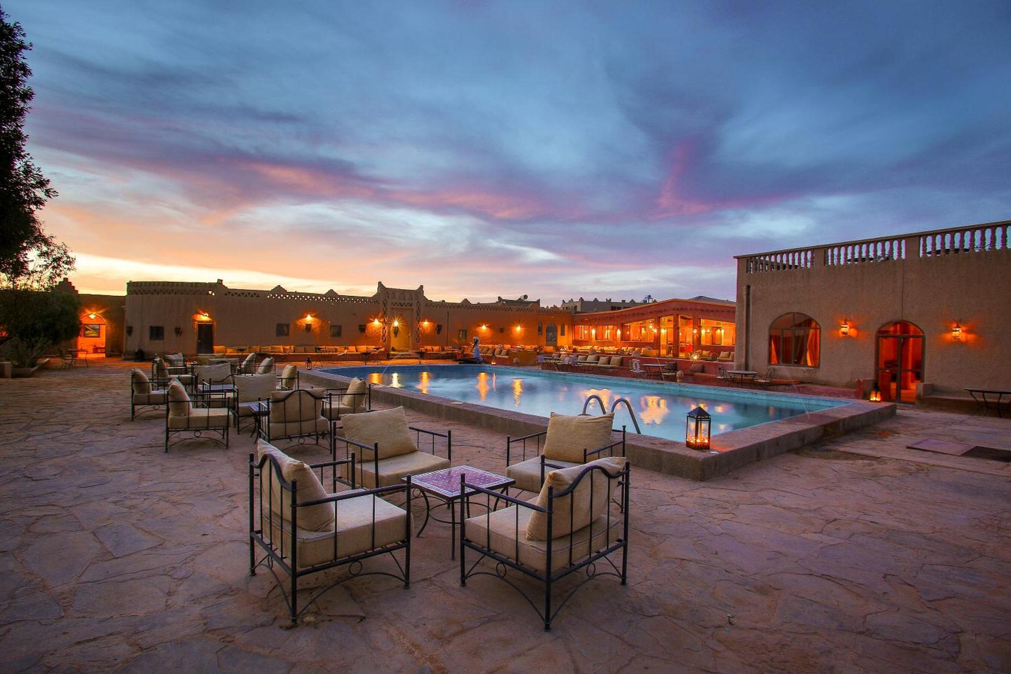 Piscine au crépuscule